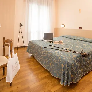 Отель Trevi