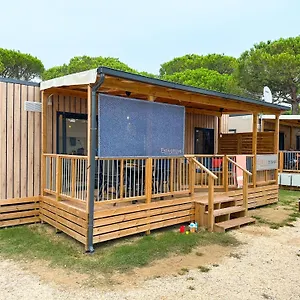 Kemping Estivo Premium Deluxe Mobile Homes On Malibu