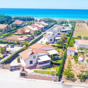 Case Vacanze Mare Nostrum Дом отдыха Кампофеличе-ди-Роччелла